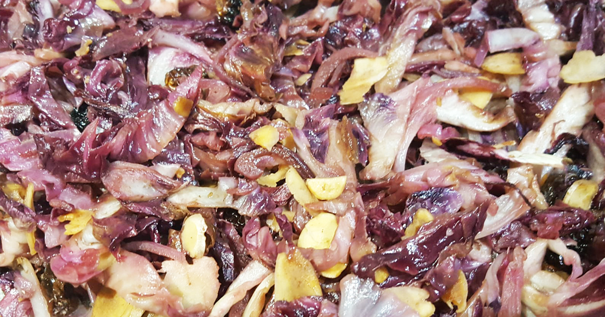 radicchio uvetta e mandorle